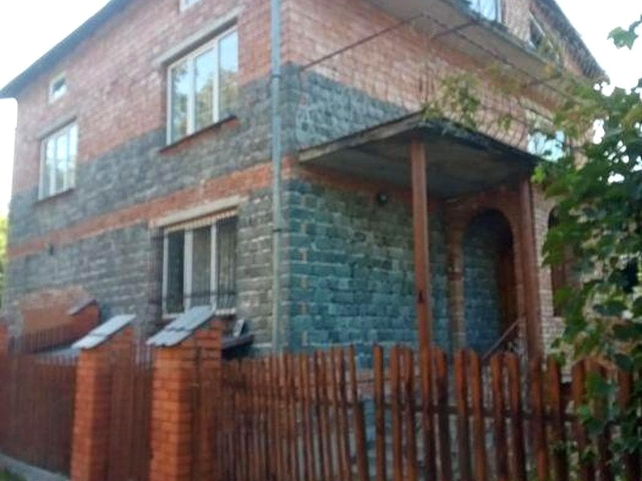 Продам терміново.1/2 частину: