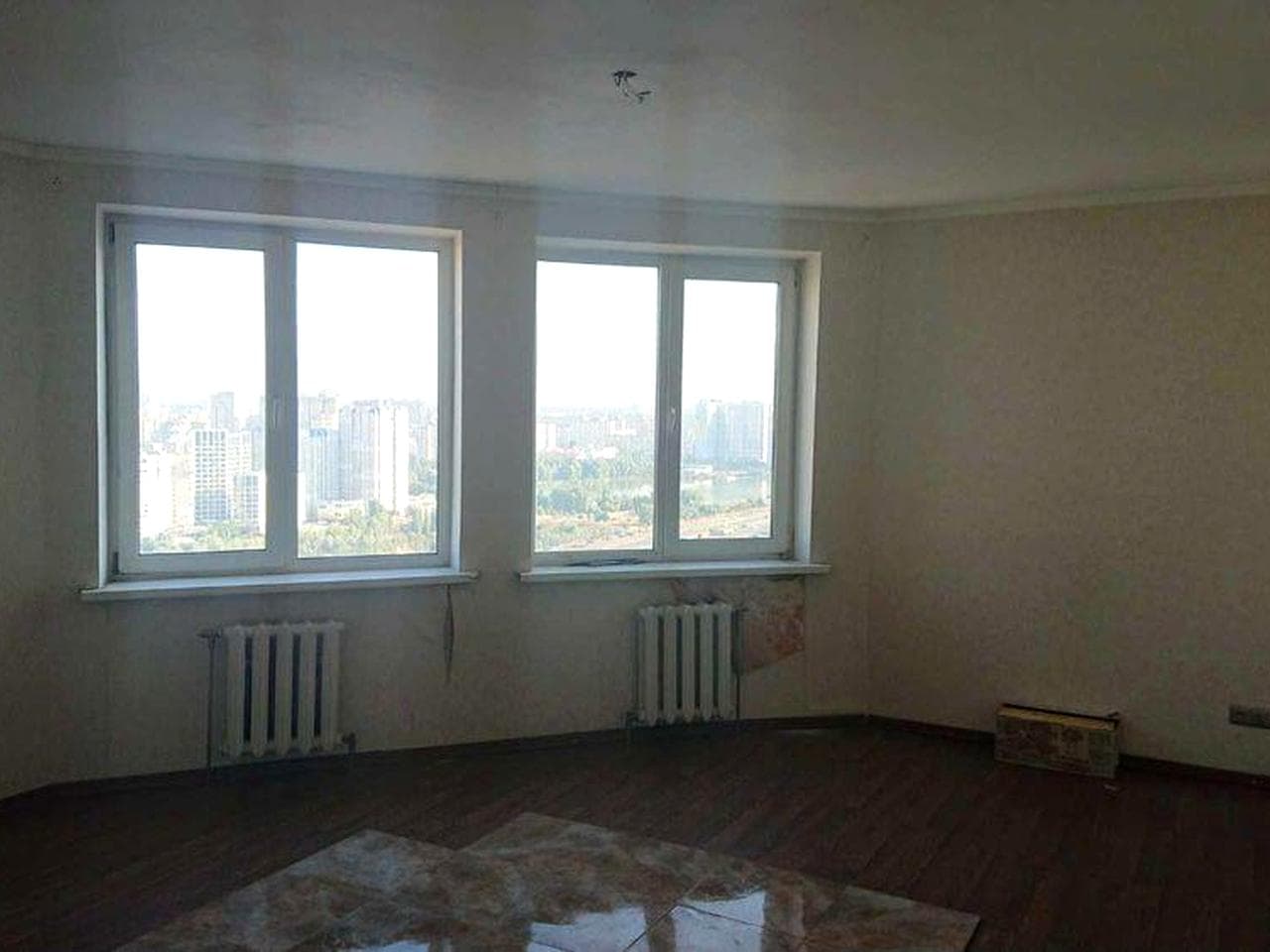 Продаж 3-к квартири 93,4 м2 м.Київ, вул.Гришка, 9   120000 $