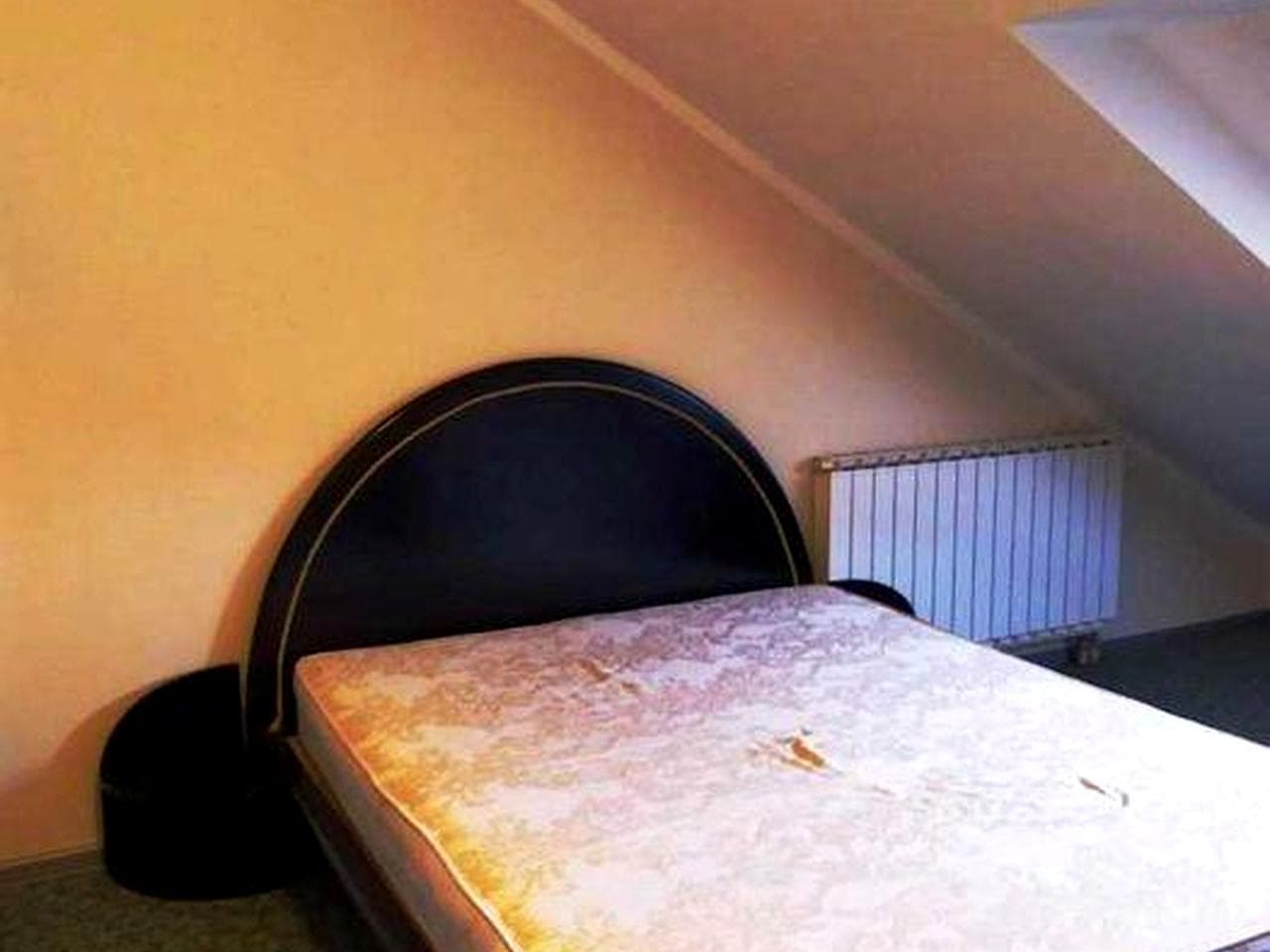 Продам 2 кімнатну квартиру, 109 м2, мансардний поверх. Вишневе