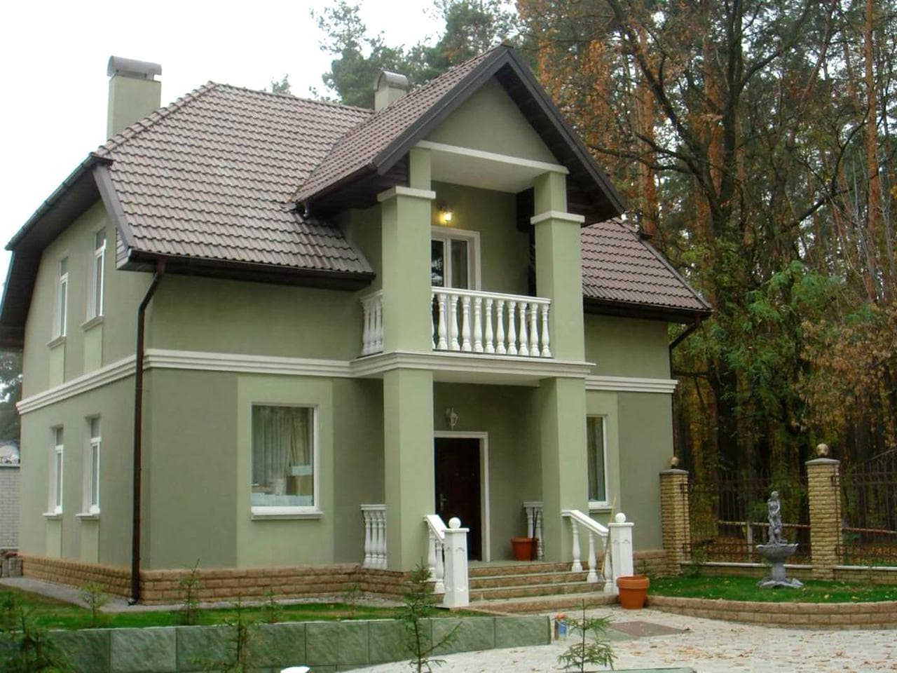 Панаса Мирного вул., 1