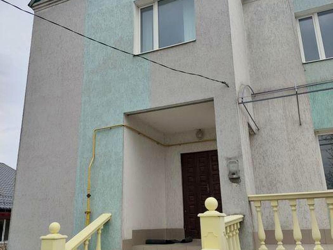 Будинок, гараж, земельна ділянка 10 соток