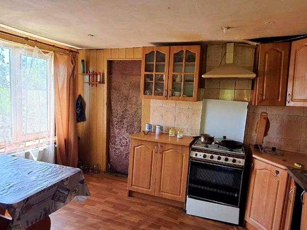 Продам будинок м. Зміїв біля річки!
