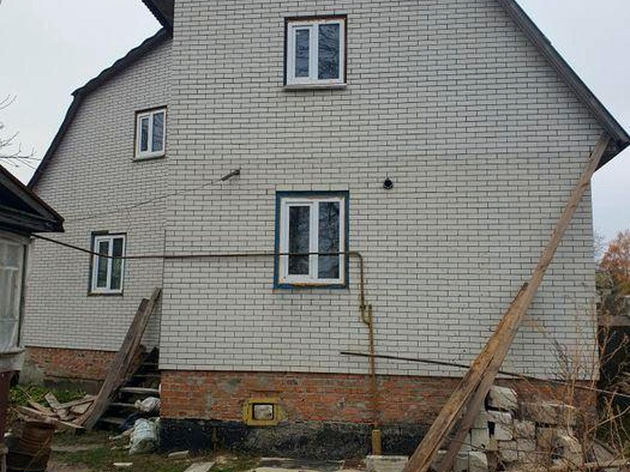 Будинок, Подвіря,  Дворище