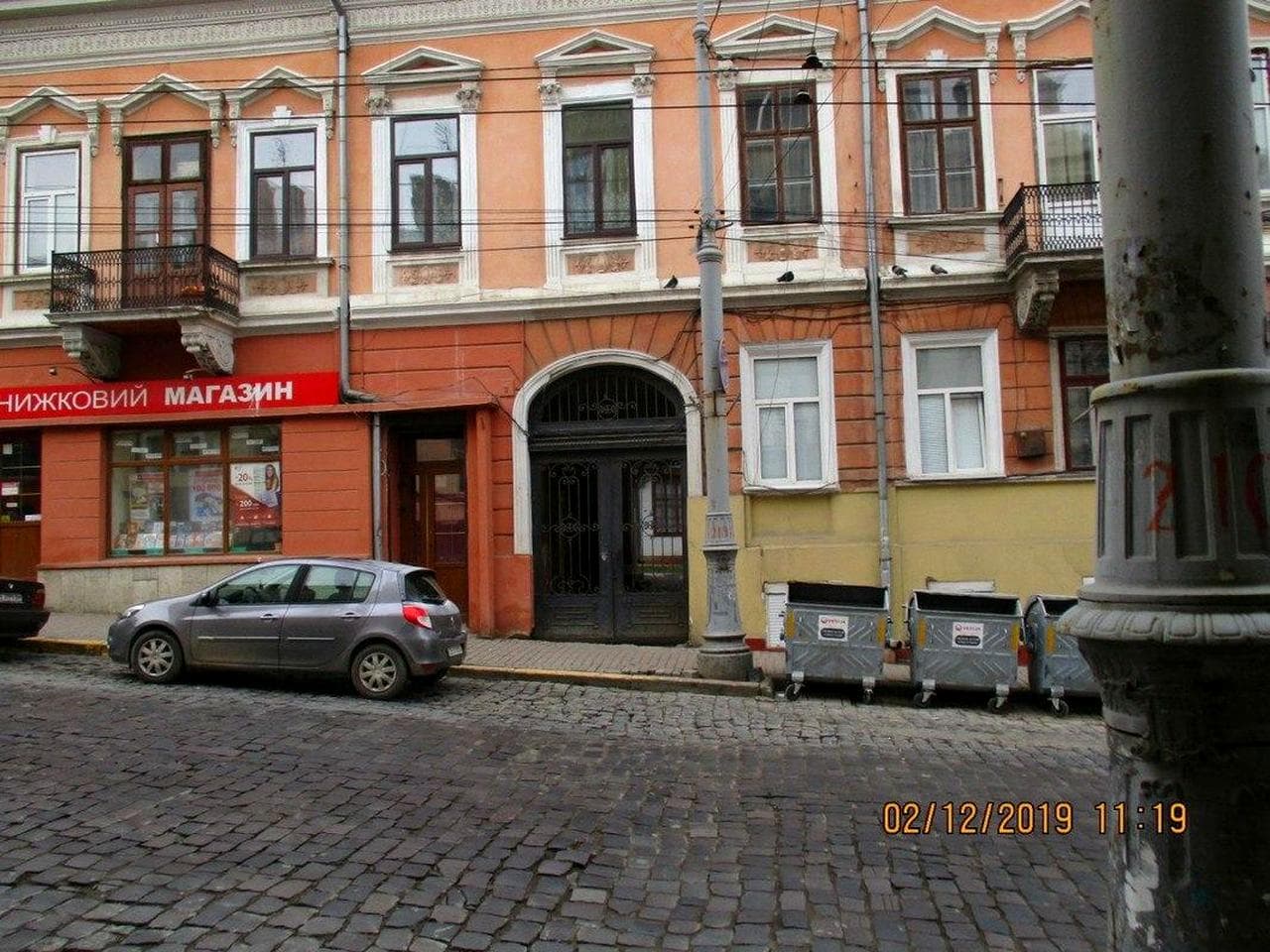 Головна вул., 10