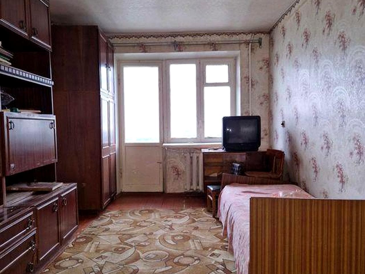 Продаю 3-кімнатну квартиру. Інгулець.