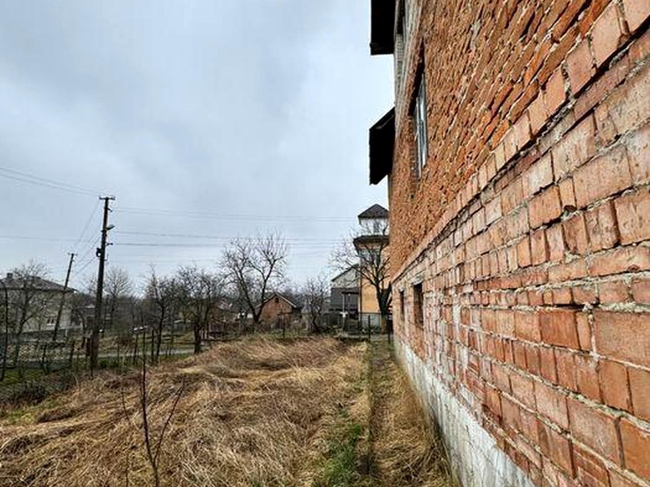 Продаж незавершеного будинку + земельна ділянка, у м. Борислав!
