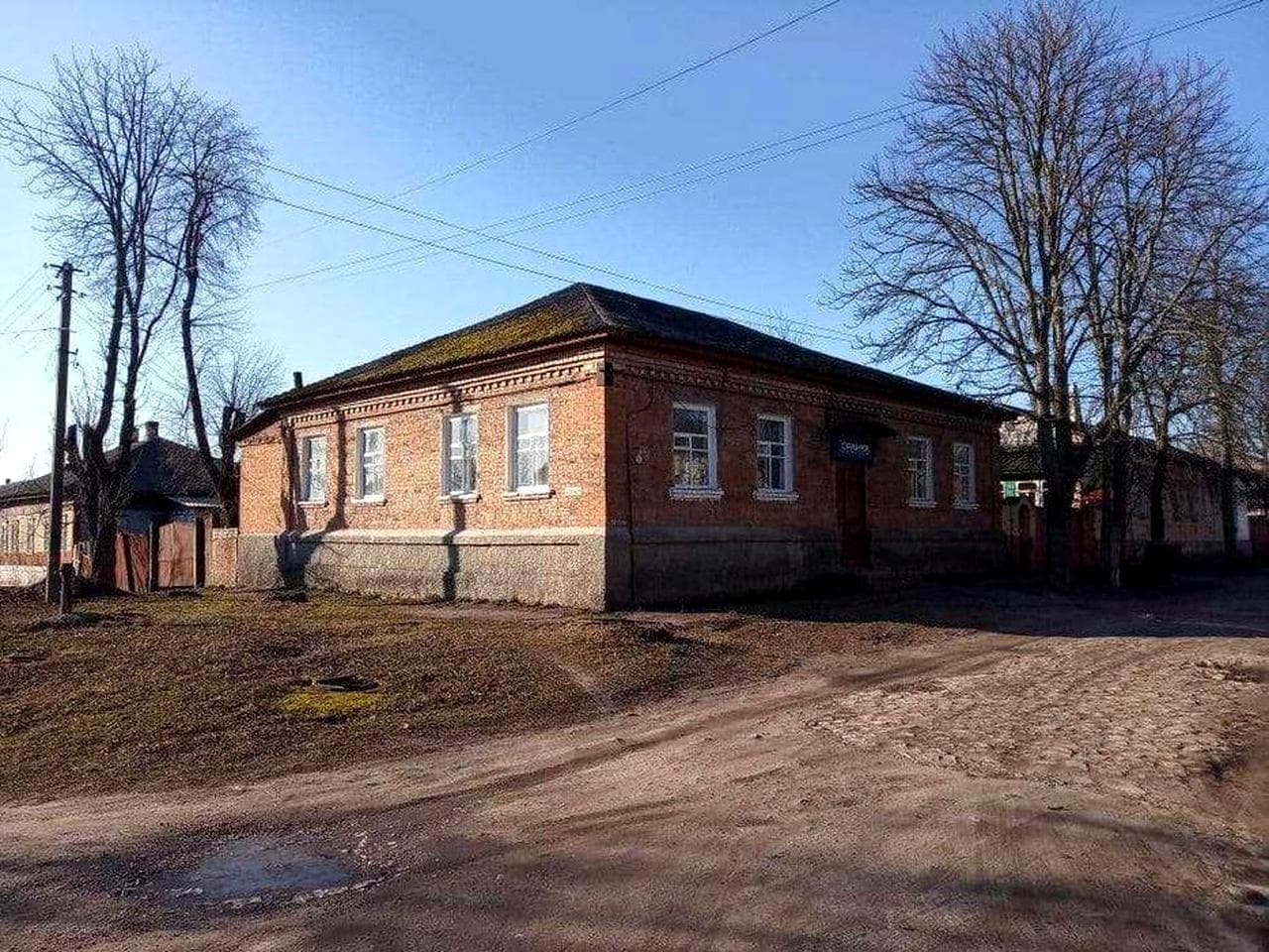 Жилой дом 160кв. с гаражом и своим двором в центре. Обмен на авто.