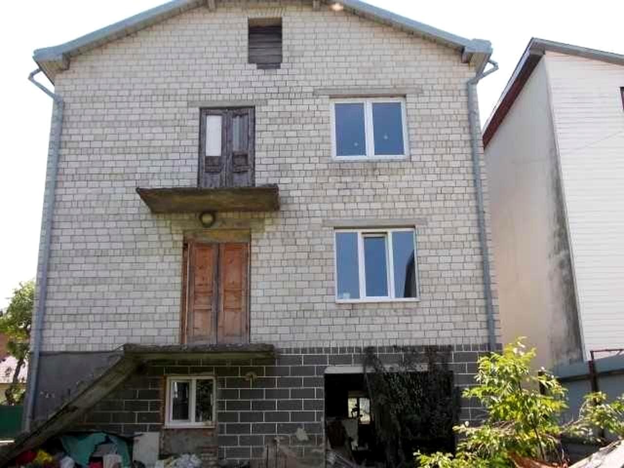 Продам частину будинку м.Самбір