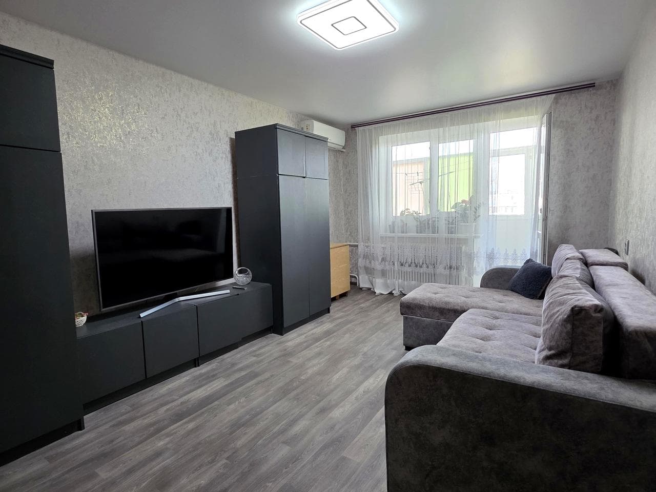 Металургів просп., 84в