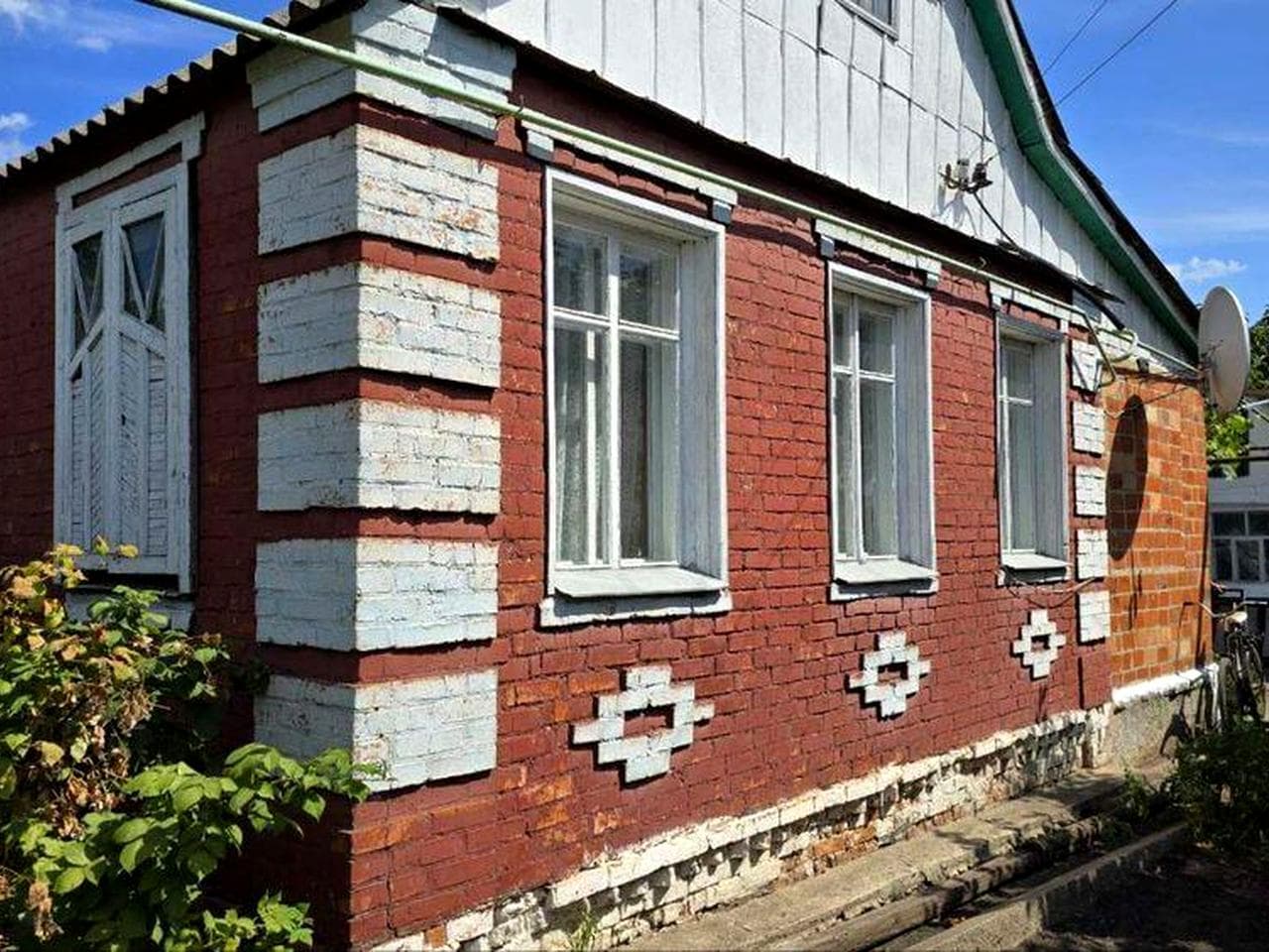 Продам дом 110м2 на 2 входа в центре Люботина 30000уе