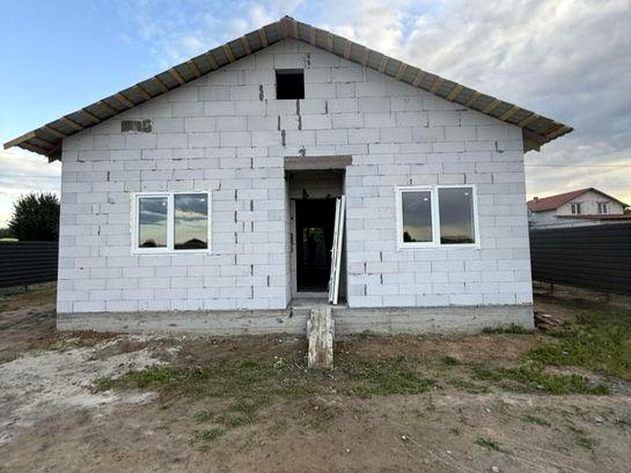 Будинок 100 кв.м. з ТЕРАССОЮ, ПРАВА частина міста .
