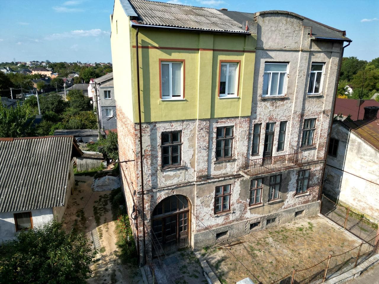 Тараса Шевченка вул., 2