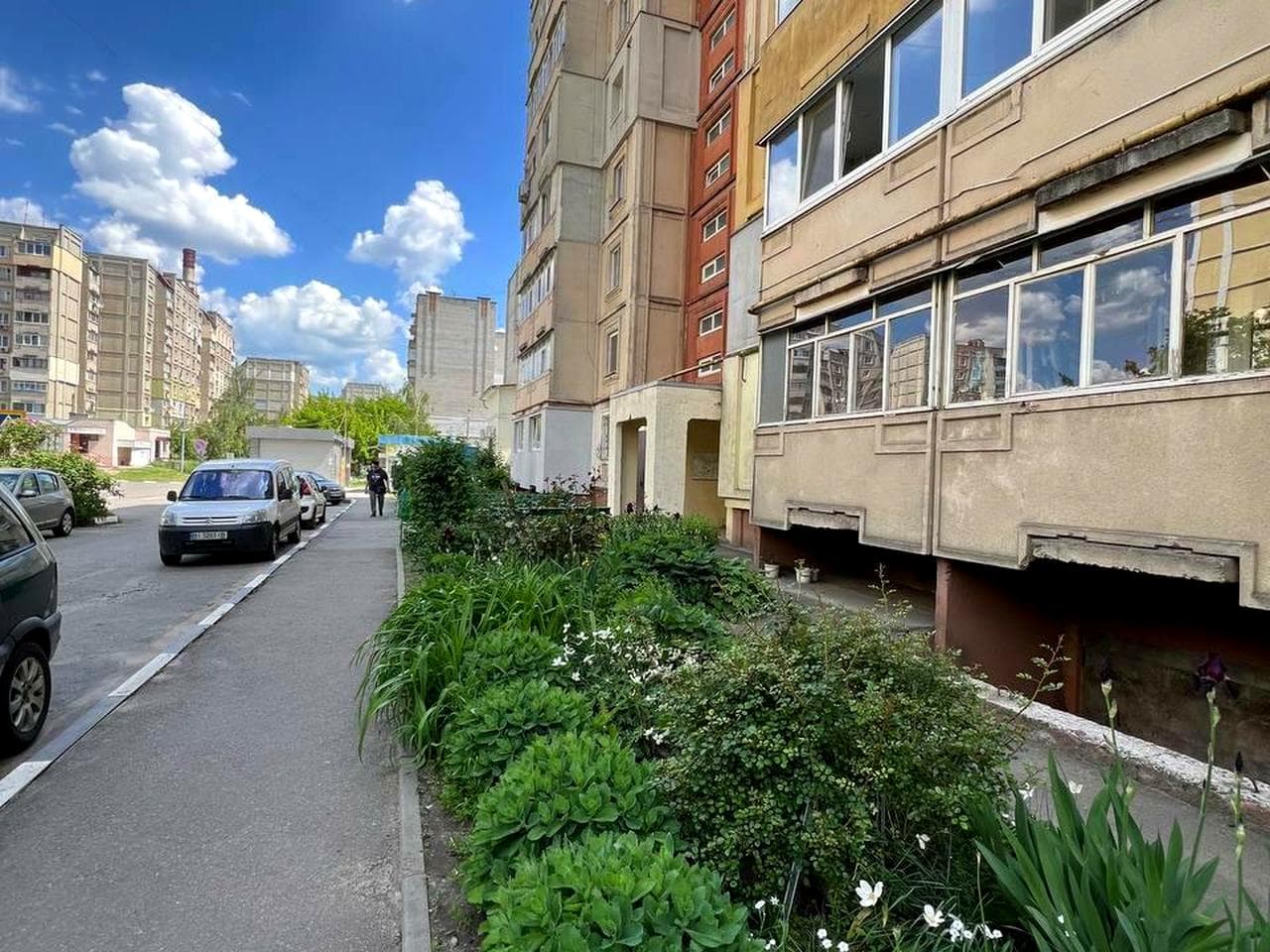 Квартальная, 8/8