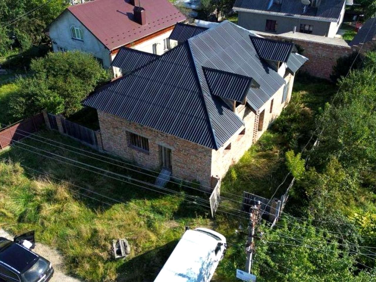 Продам будинок комерційного та житлового призначення.