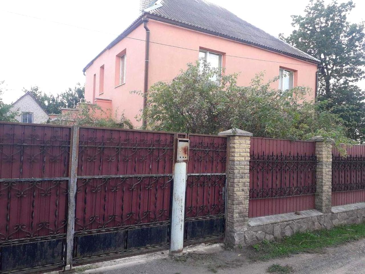 Продається просторий будинок у місті Хорол