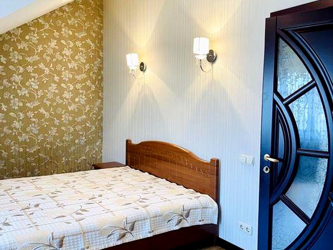 Продаж  3 кімнатної квартири 102 м2  у  м.Вишневе вул. К.Скрябіна 15