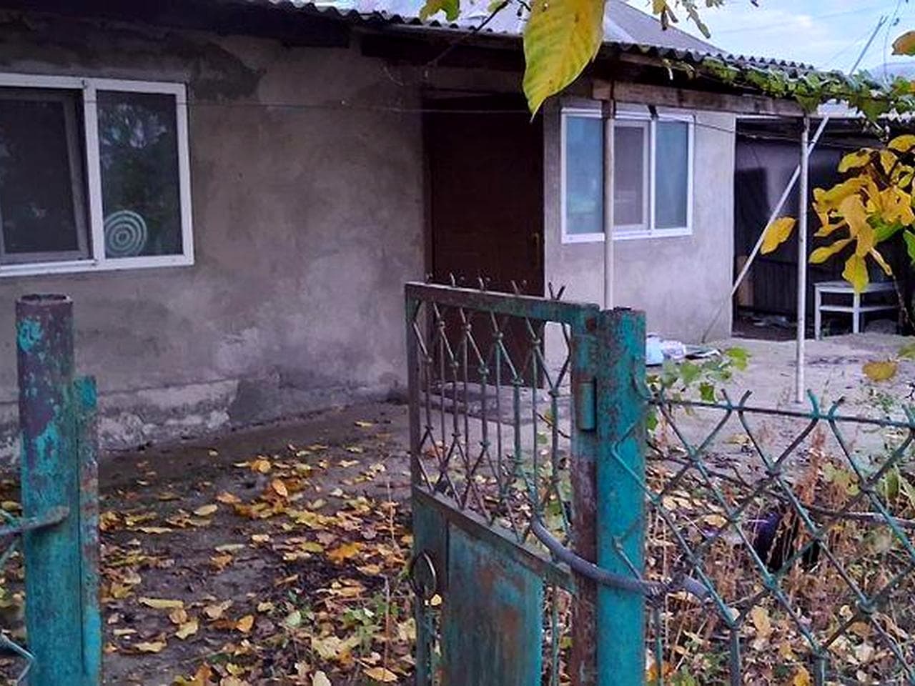 Продам пів будинку
