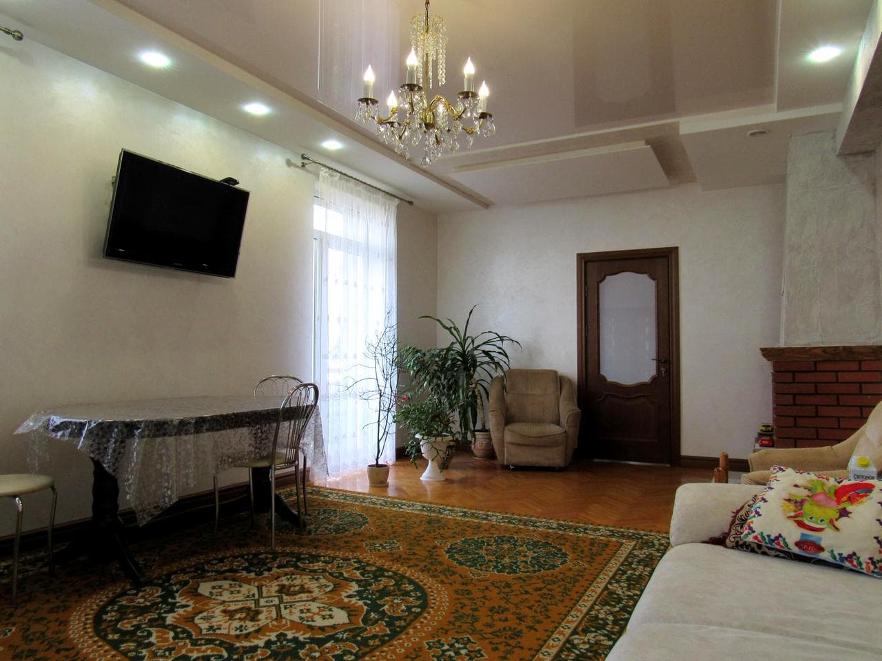 Філарета Колесси вул., 8/1