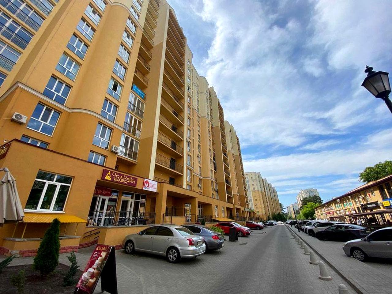 Продаж 3к квартири 88.4 кв. м на вул. Валерія Лобановського 30В Чайки ЖК Чайка