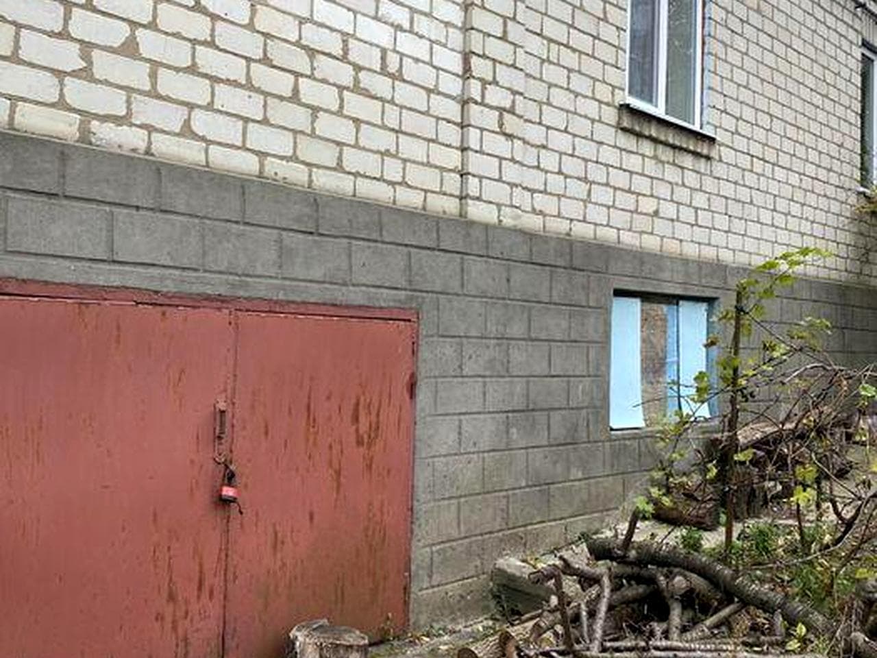Продаю або міняю пів будинку на квартиру