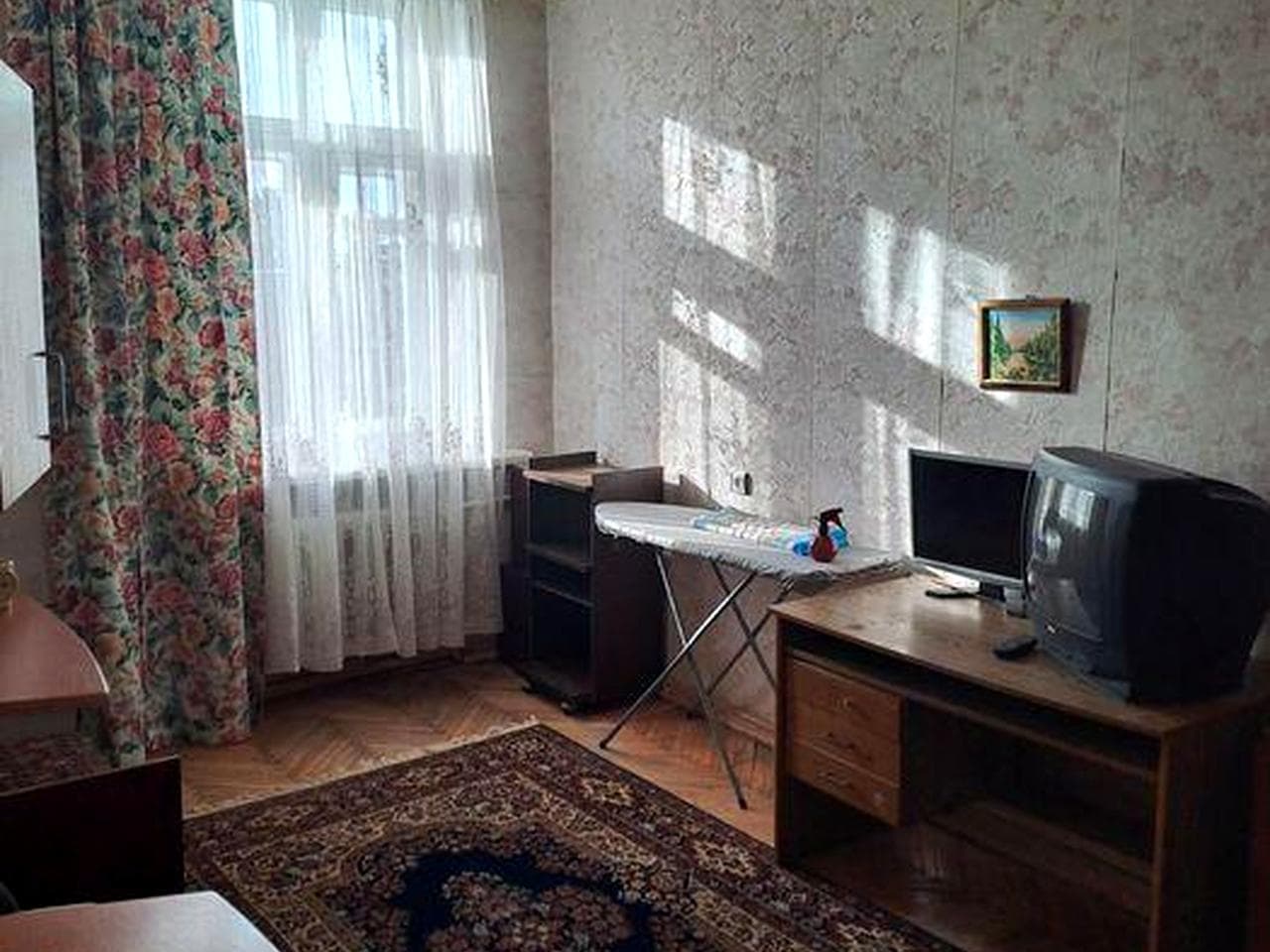 Оренда  2х кімнатної квартири (район дитячої поліклініки)