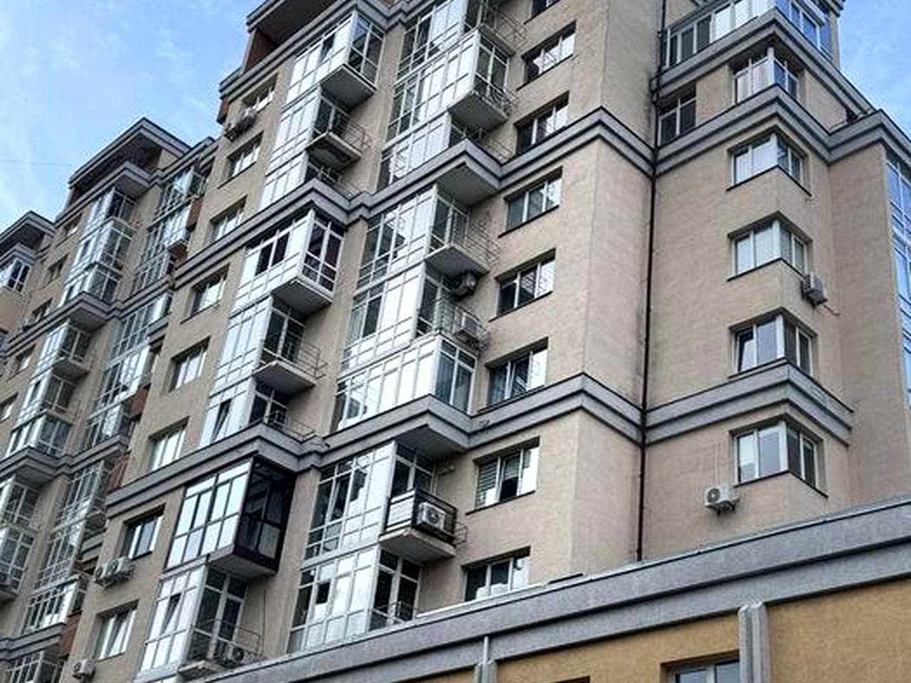 Держмолодьжитло. Продаж просторої однокімнатної квартири, 77м2 ЖК Вишневий квартал