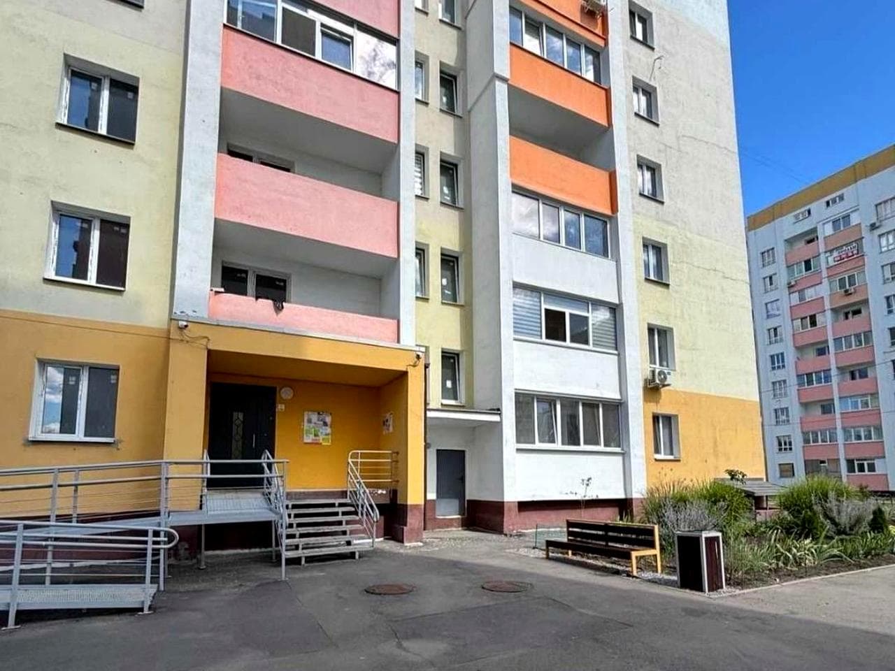 Героїв Харкова просп. (Московський), 268-Г