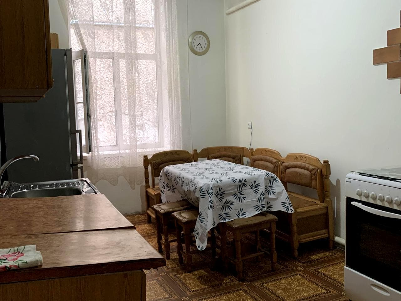 Степана Бандери вул., 14