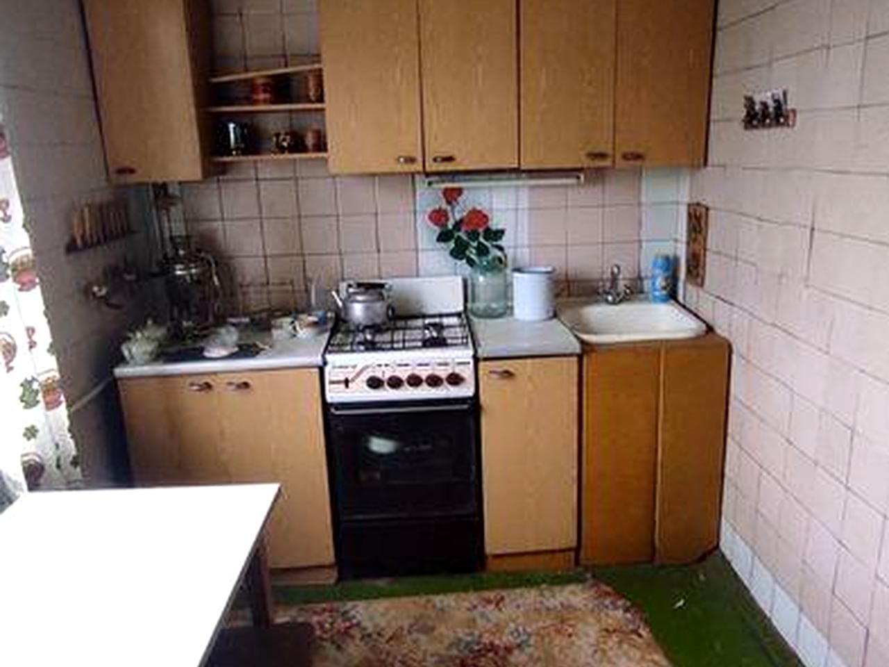 Продам 3 комн квартиру с холлом в центре Верхнеднепровска