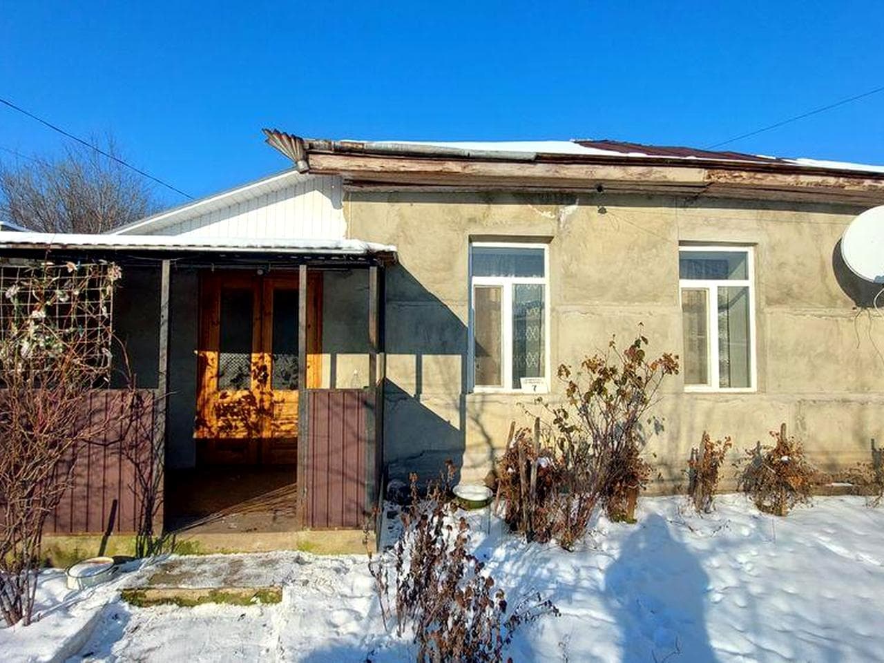 Продам частину будинку. Вул.Сагайдачного,7а.