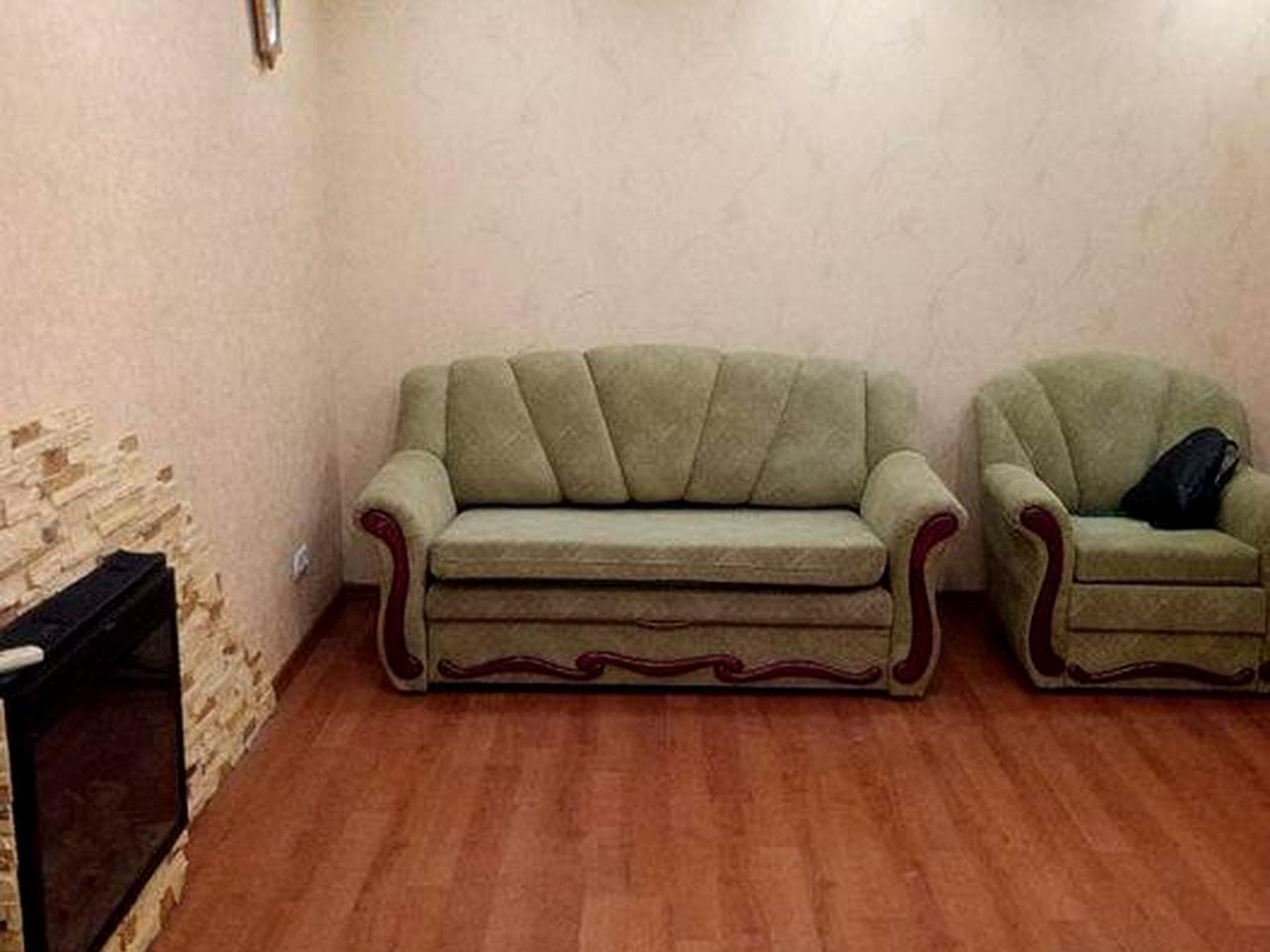 Продам квартиру по Центральній