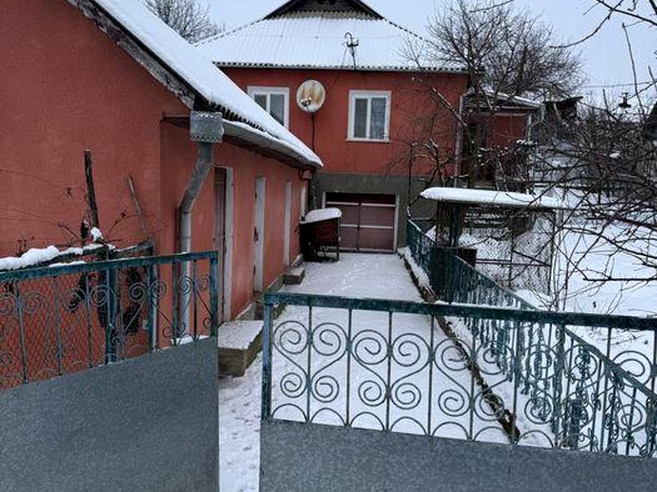 Продам будинок.Вінницька обл.м.Бар