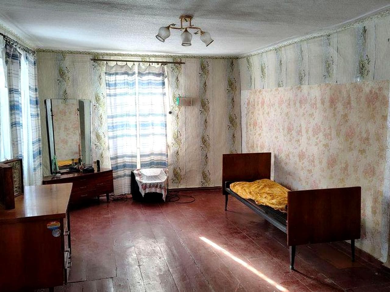 Продається пів будинку 45 м² по вул., Успенська 46, центр міста