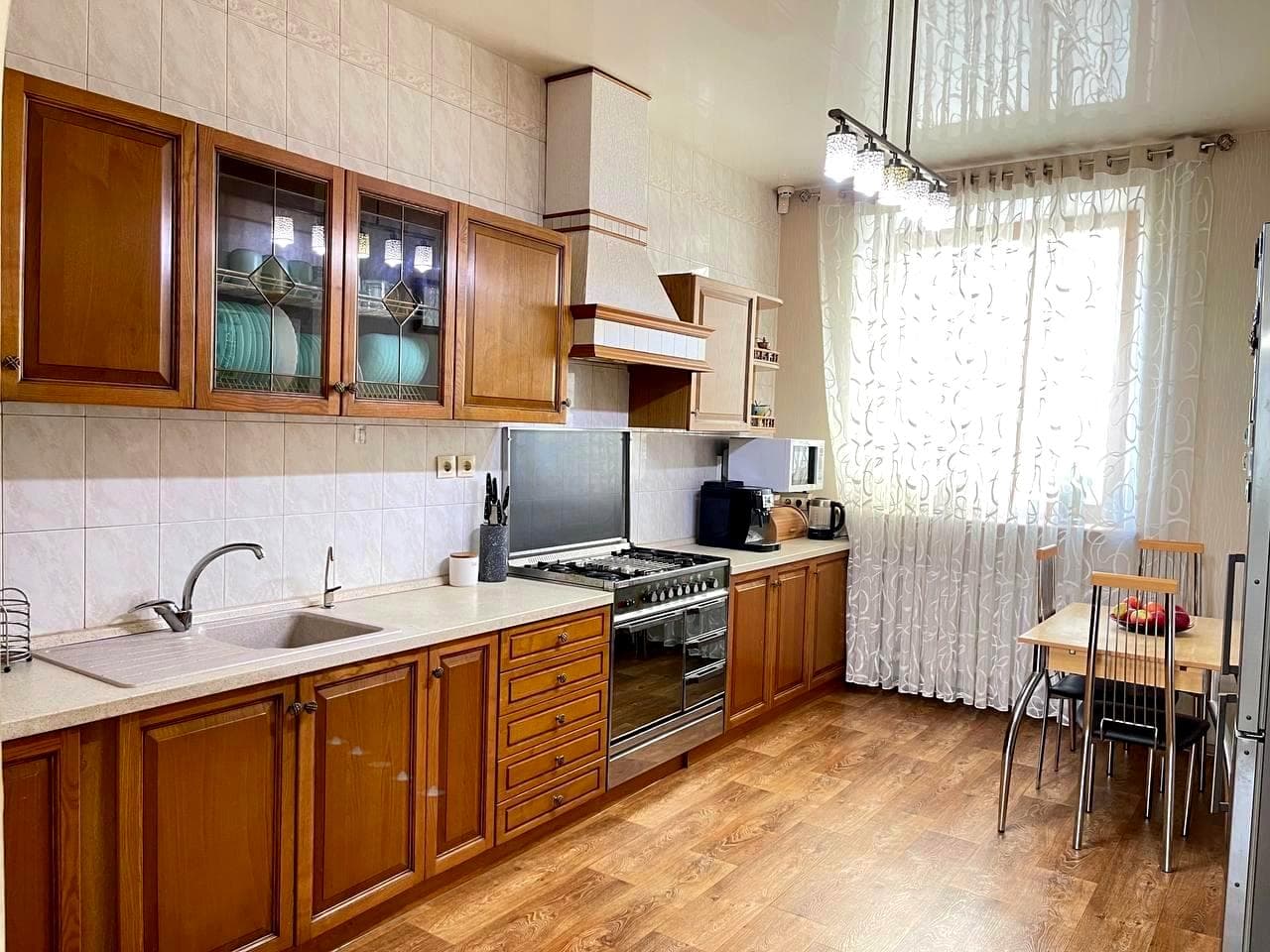 Володимира Моссаковського вул. (Клари Цеткін), 30а