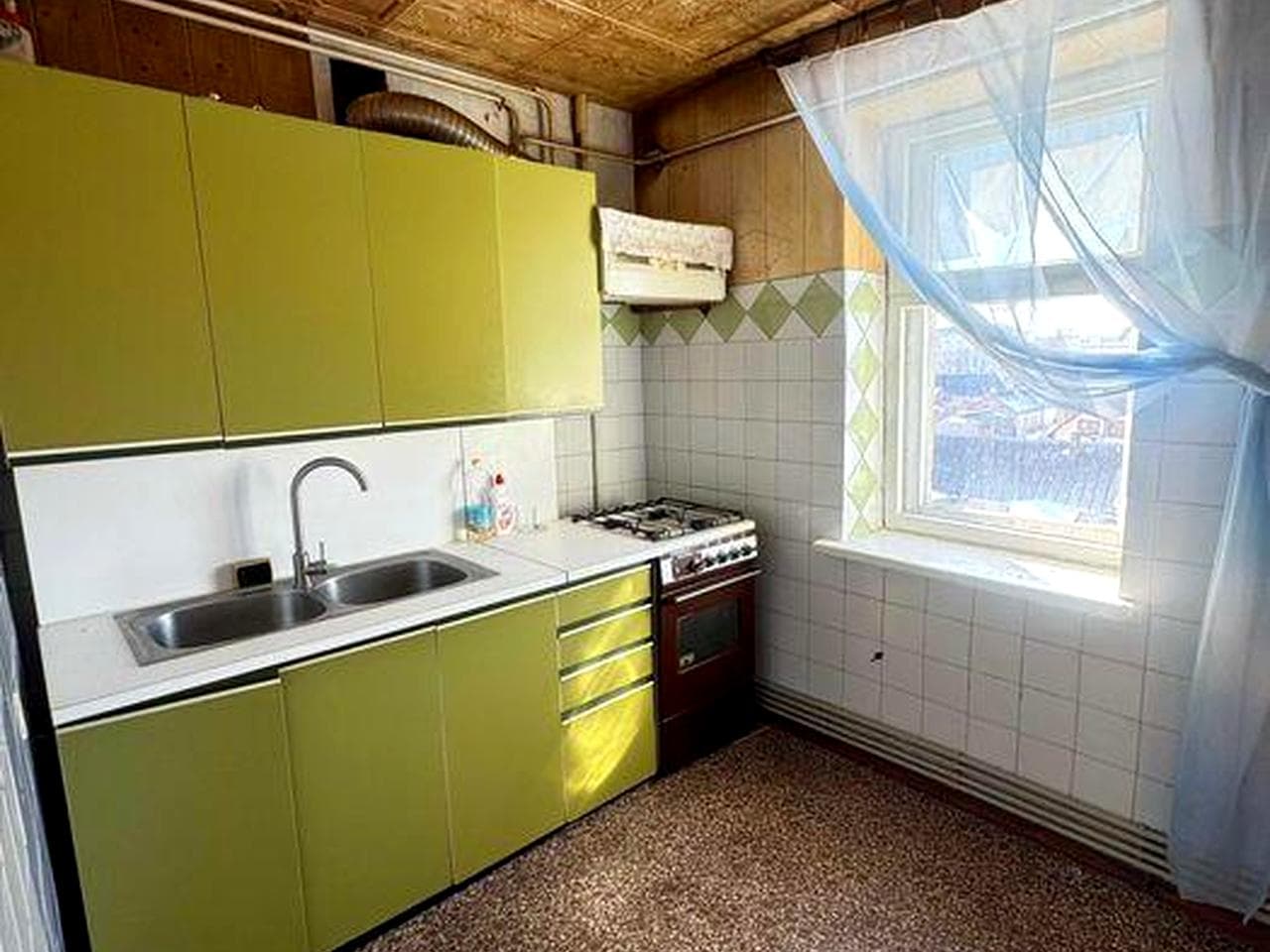 Продається 2-кімнатна квартира неподалік від центру міста