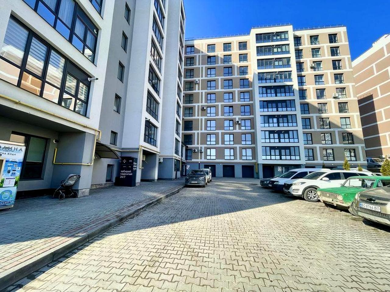 Продаж 2 кімнатної квартири, 3 поверх, цегла !!! ЖК Затишний двір