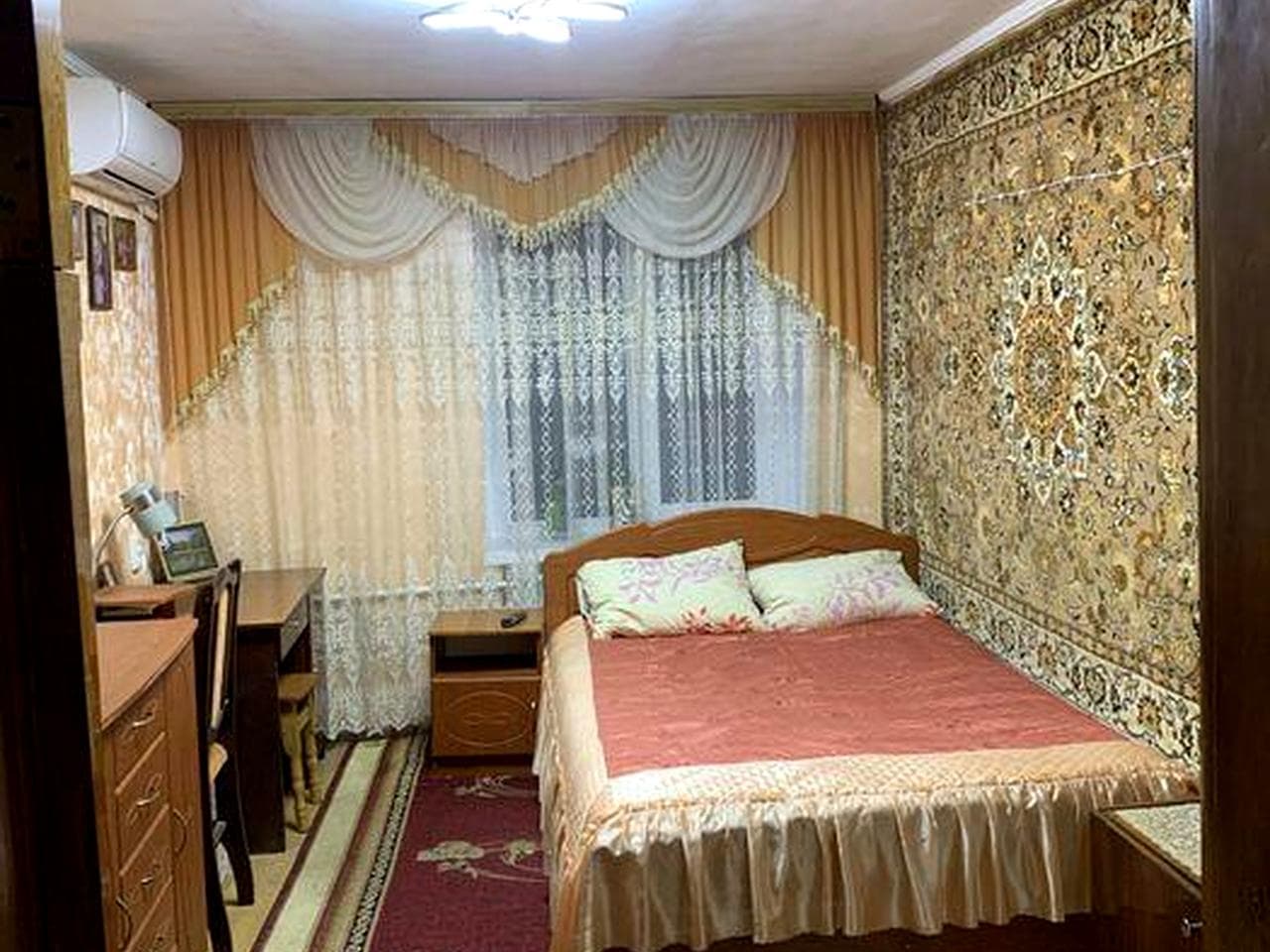 Продається  2-кімнатна квартира в гуртожитку