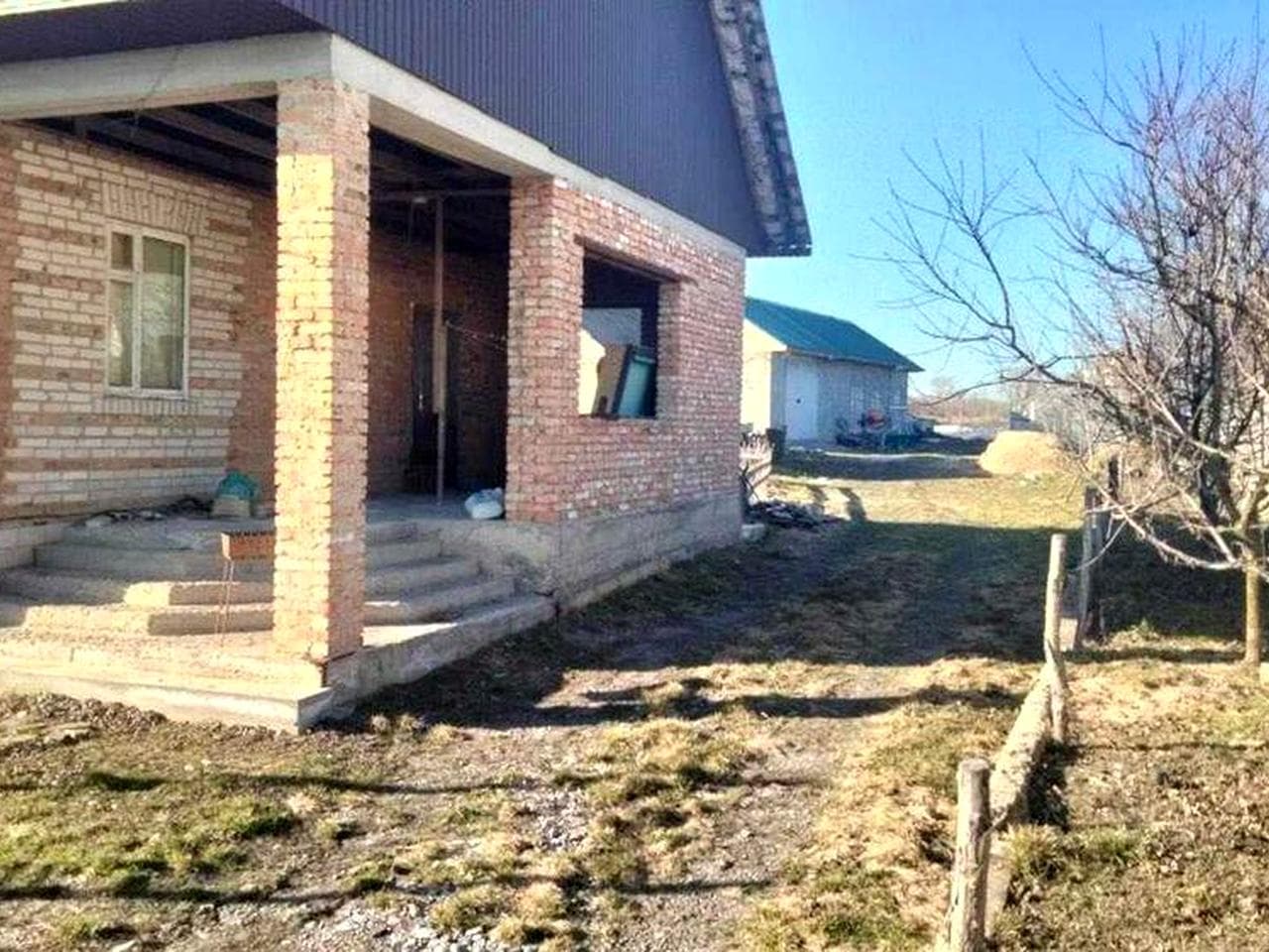 Це не просто будинок- це -майновий комплекс !