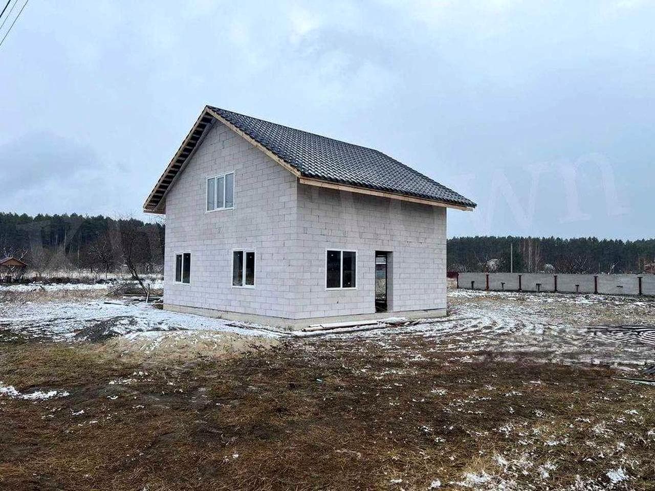 Продаж будинку в кооперативі "Вюнище" під лісом