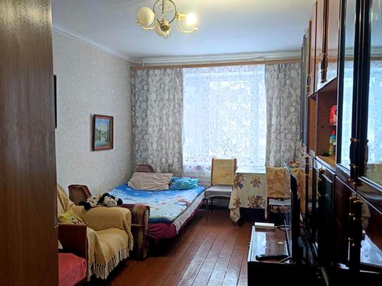 Продам двухкомнатную квартиру ( часть от недвижимости)проспект Свободы