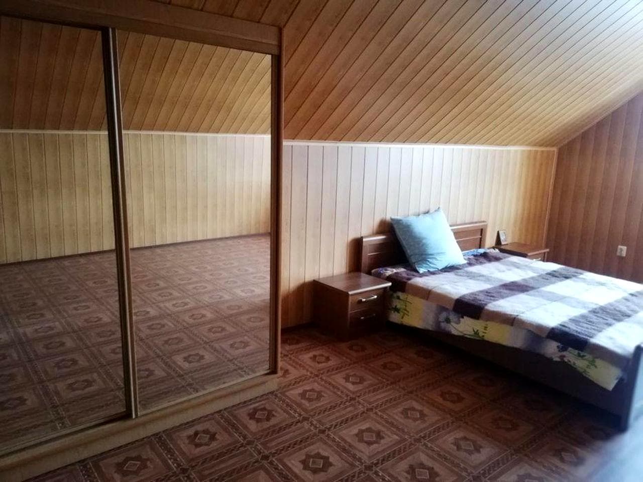 Продається двоповерховий будинок в тихому районі Фастова