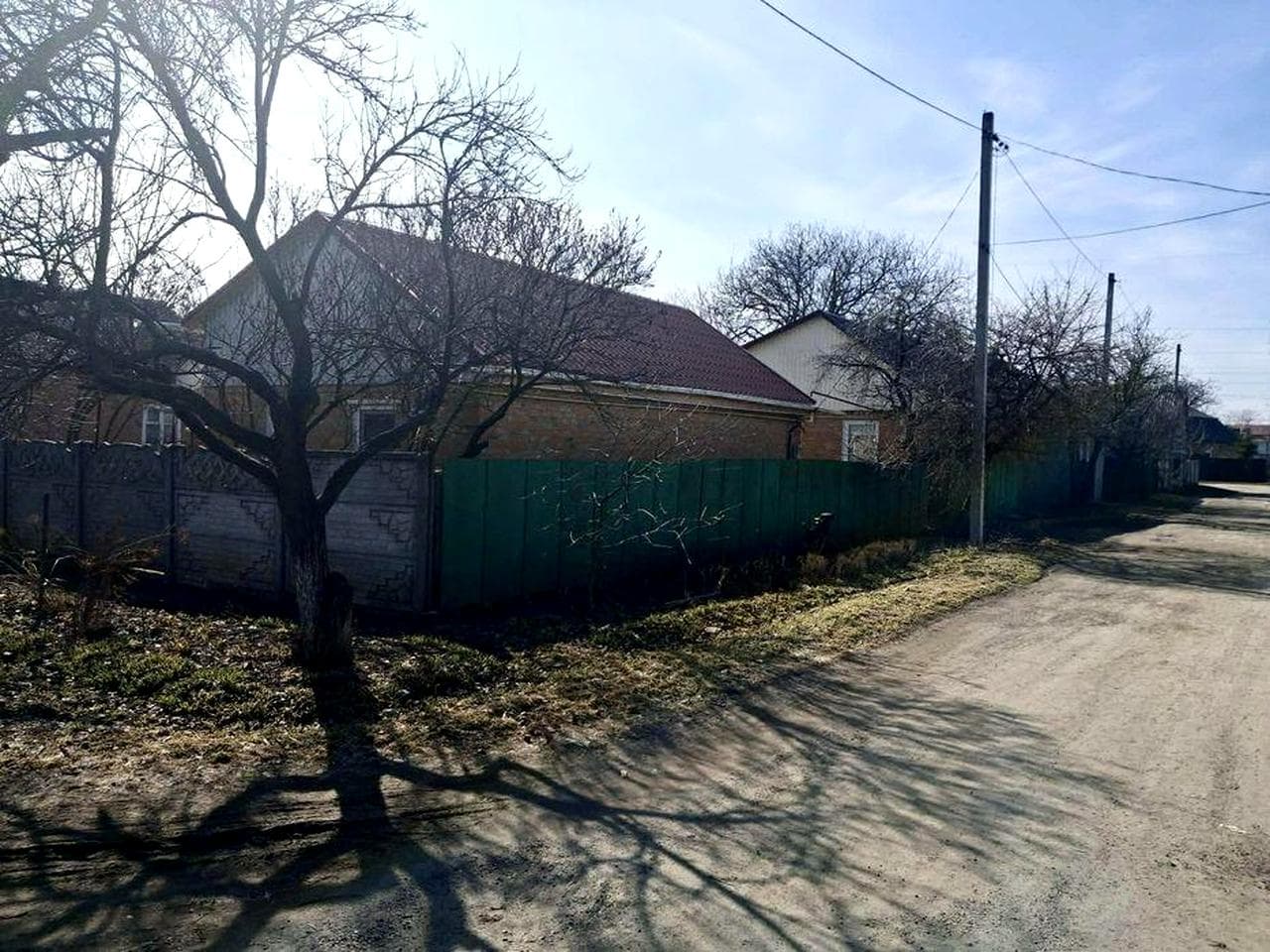 Продам 2 будинки