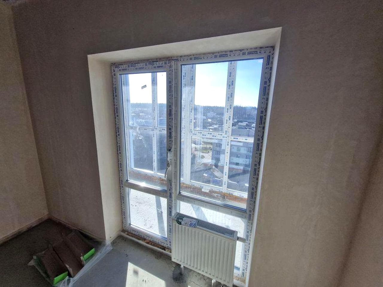 Продаж 3-кімнатної квартири в новому будинку  (район лікарня)