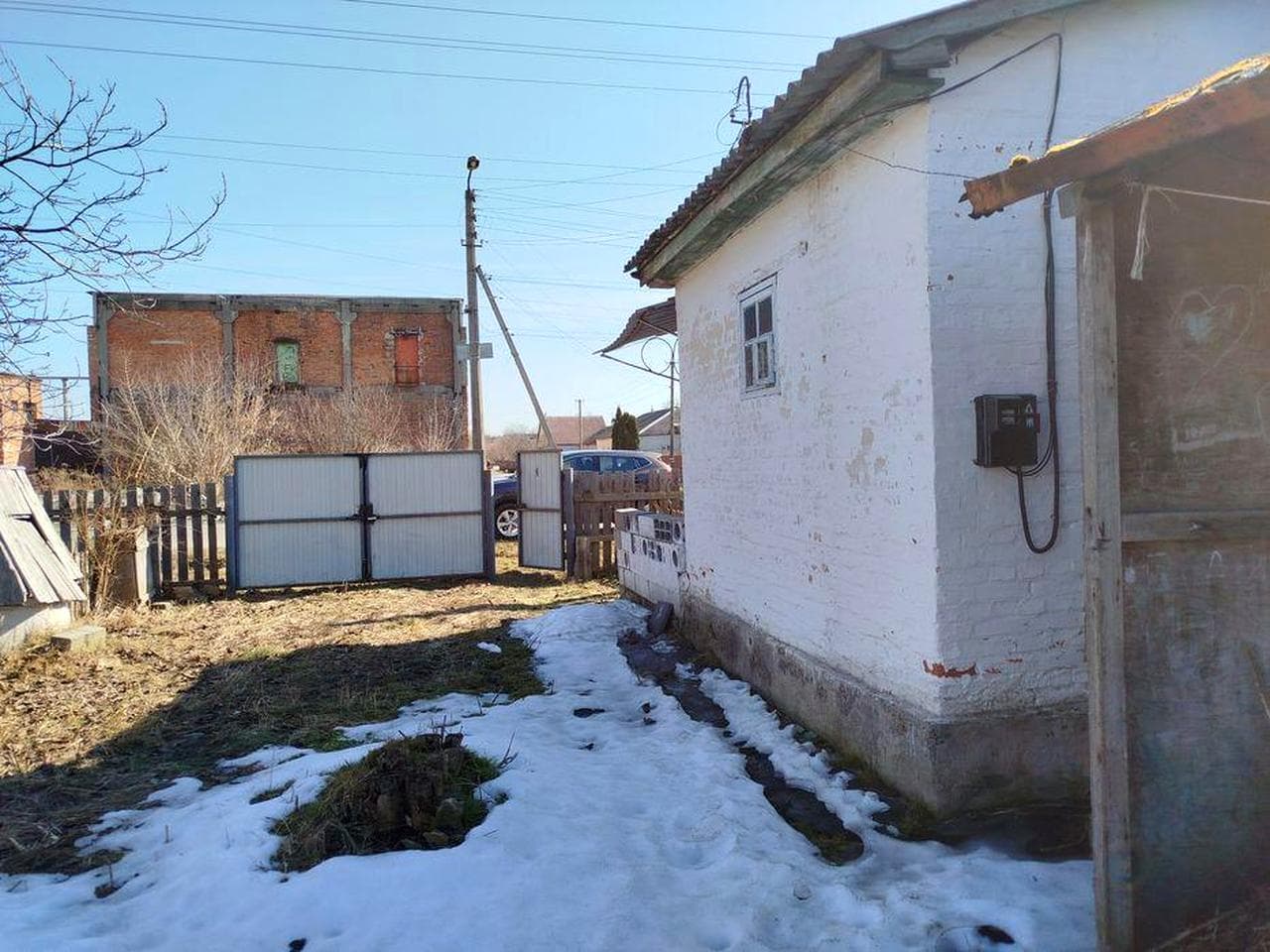 Частина будинку м. Малин, порядні сусіди, майже центр, фасадний вихід