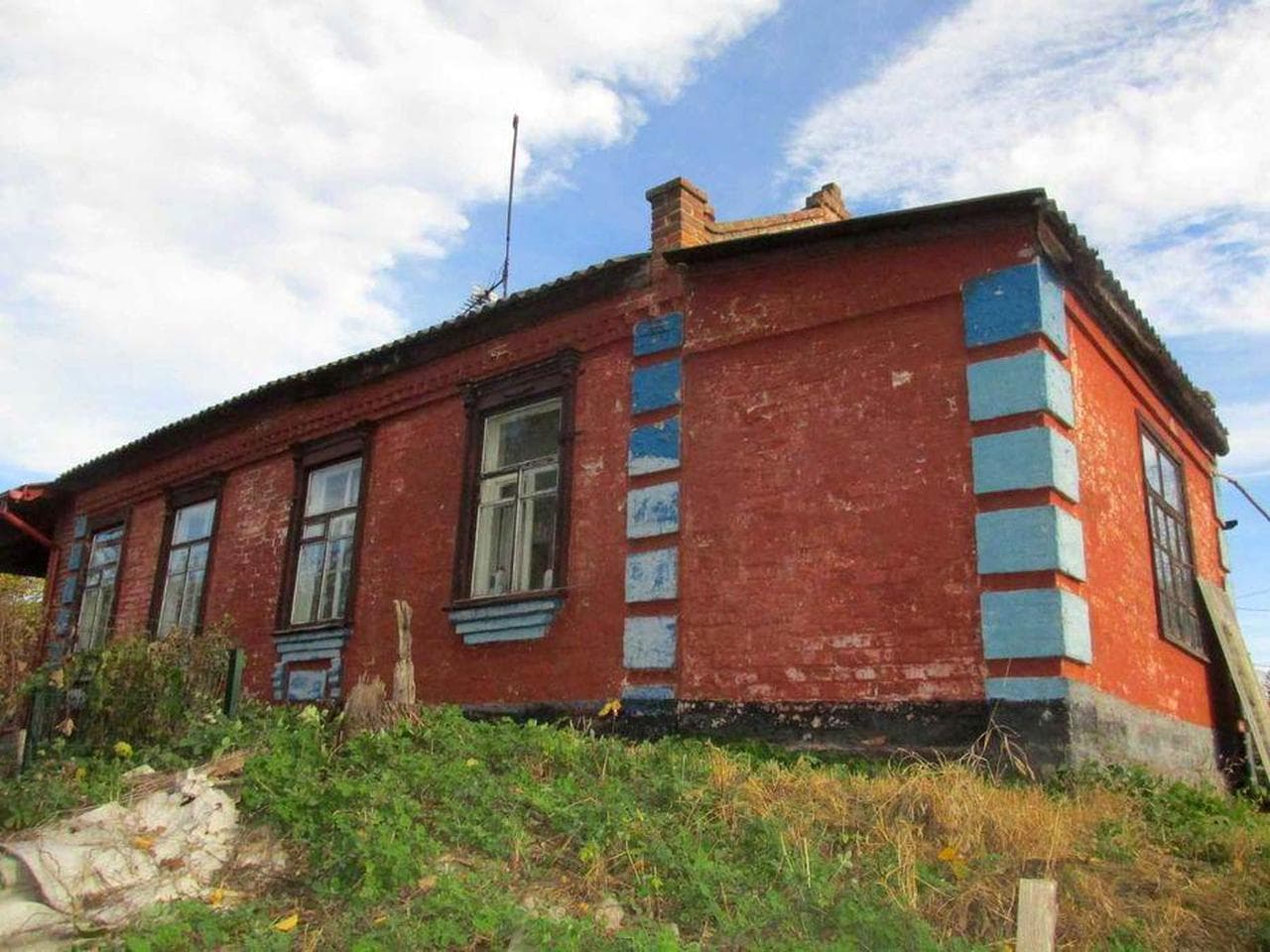 Продам 3\4 будинку з окремим входом по вул. Комунальній у Центрі міста