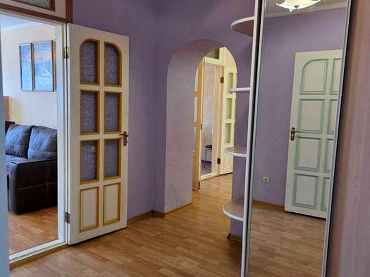 Продам квартиру площею 127 кв.м.  по Сумгаїтській, 17/1.