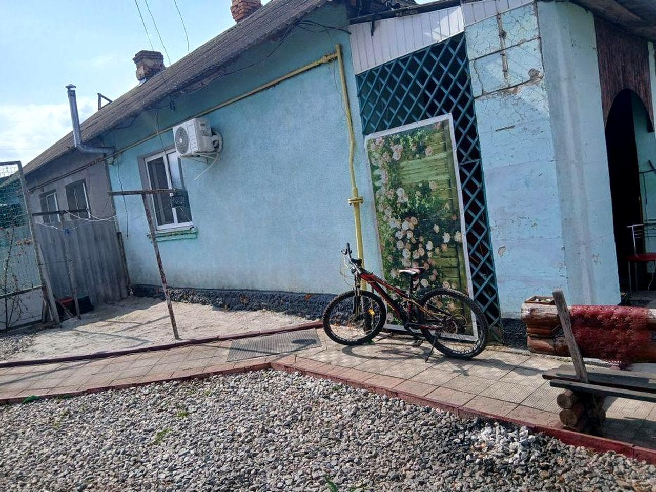 Продам пів будинку, квартирного типу