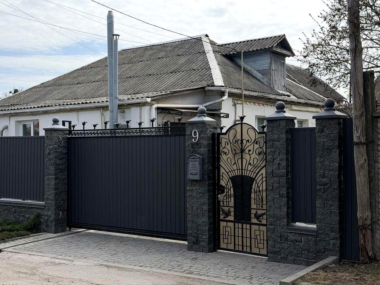 Пол.будинку+майстерня+офісне приміщення в центрі Василькова