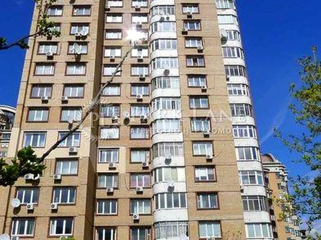 Продам квартиру Лесі Українки бул. 21а, Старонаводницкая Печерск
