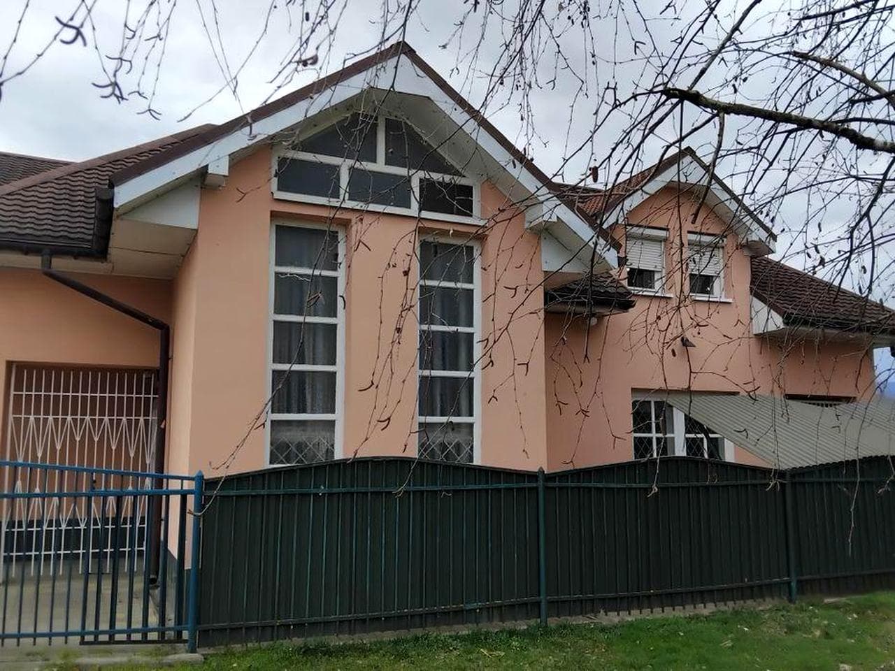 Продаємо будинок під магазин або комерцію